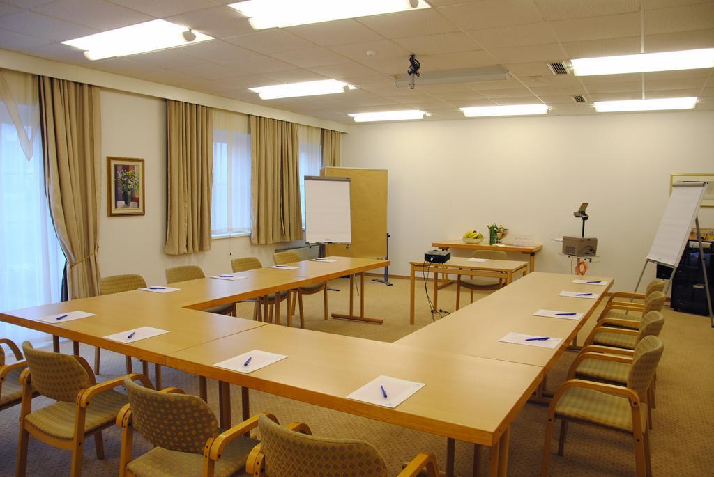 Launsdorf Hotel Dienstl Gut מראה חיצוני תמונה