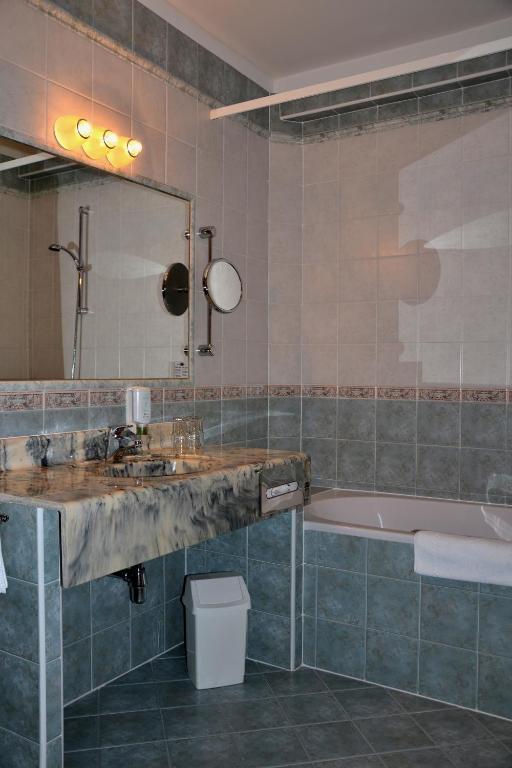 Launsdorf Hotel Dienstl Gut חדר תמונה